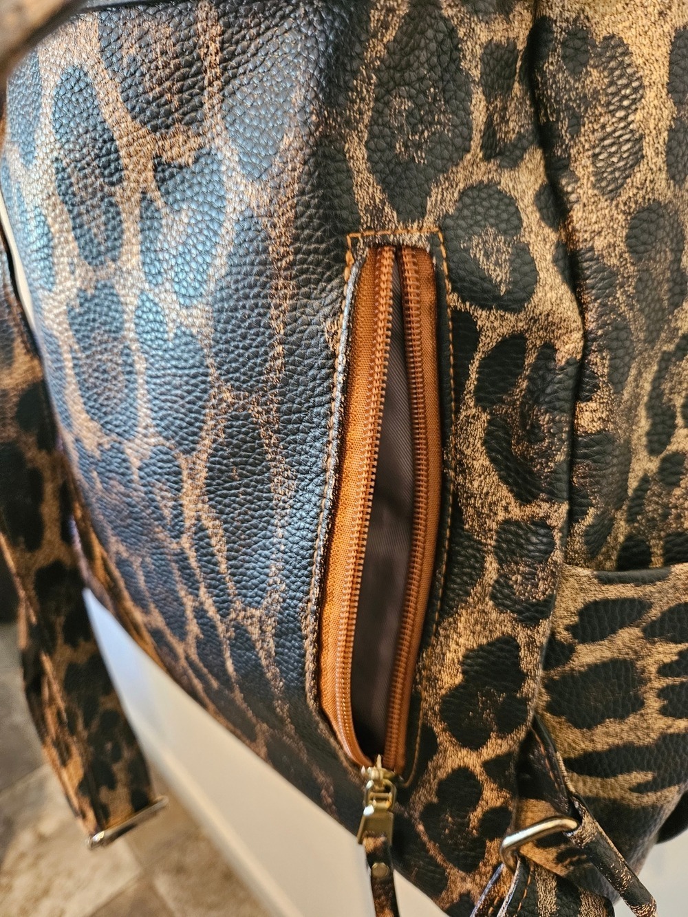 Modern + Chic Brielle Leopard Print Convertible Women’s Backpack Shoulder Bag - Picture 7 of 15